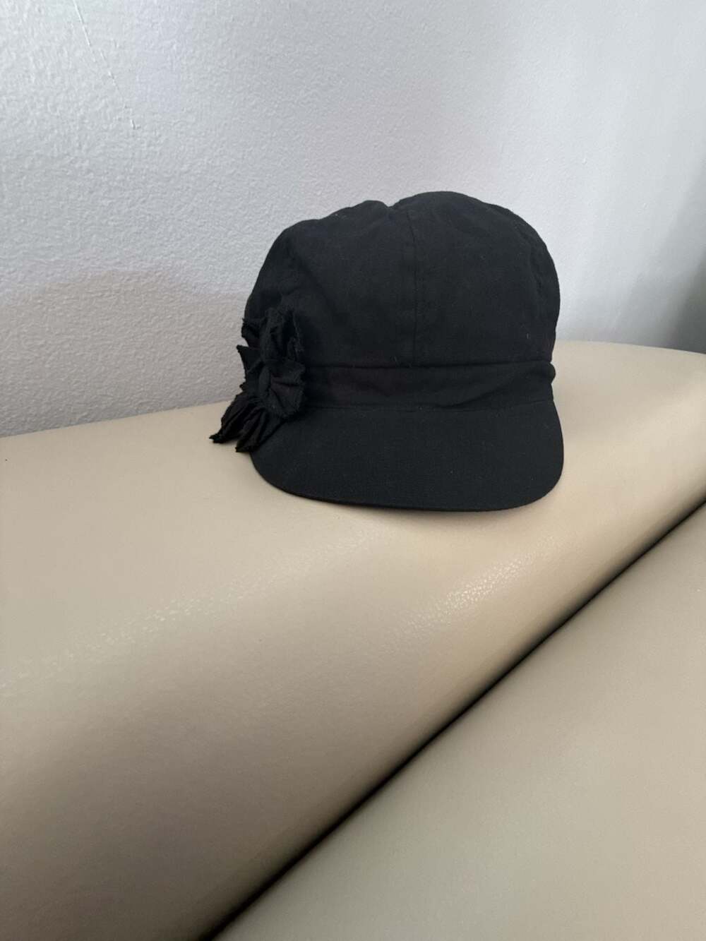 August Black Cotton Flower Newsboy Cap